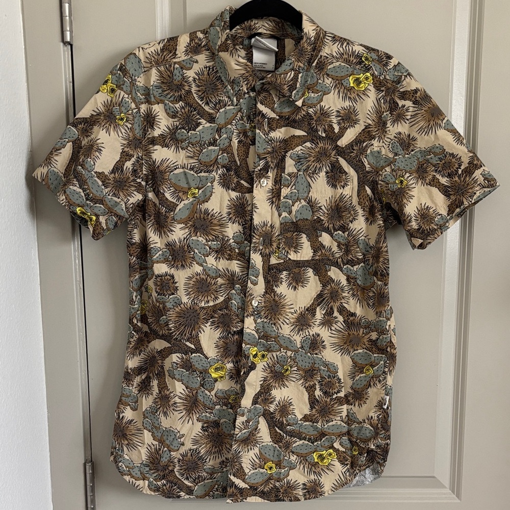 North Face men’s Short-Sleeve Printed Button-Up Shirt - Beige Cactus Pattern